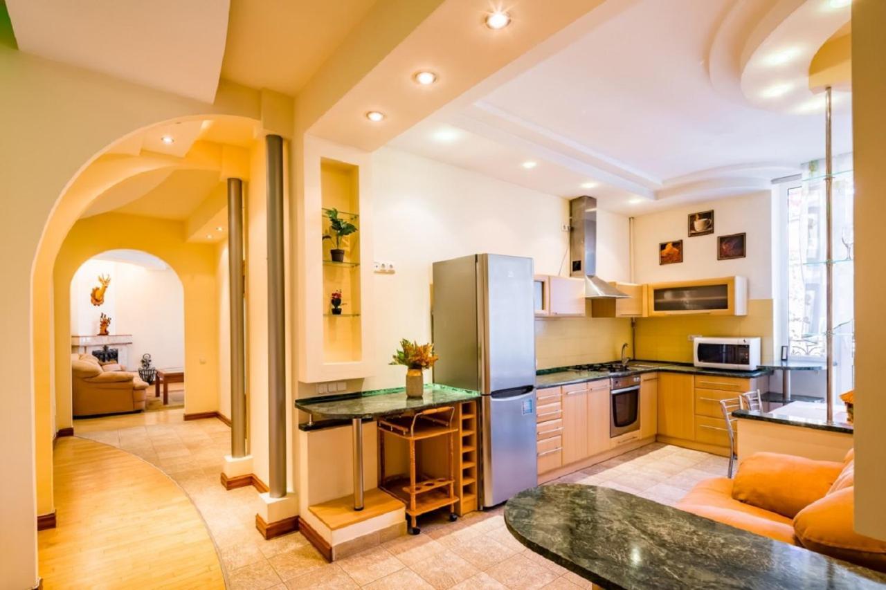 Alfa Apartments Ivana Franka Lviv Extérieur photo
