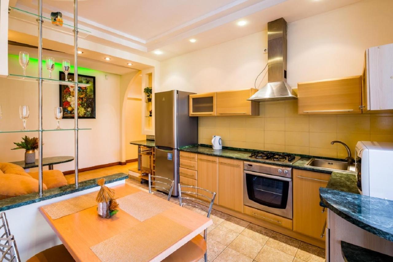Alfa Apartments Ivana Franka Lviv Extérieur photo